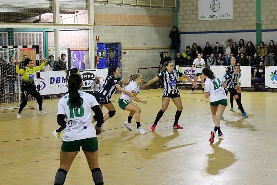 Partido entre CBM Elche y Málaga en el pabellón de Carrús, en la temporada 19/20